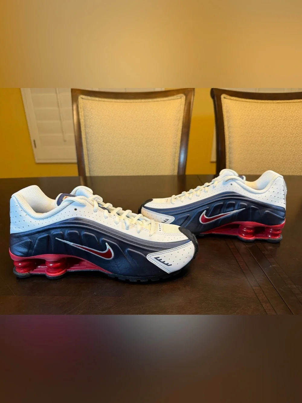New Nike Shox R4 USA White Blue Sneaker Shoes Size US 6.5Y